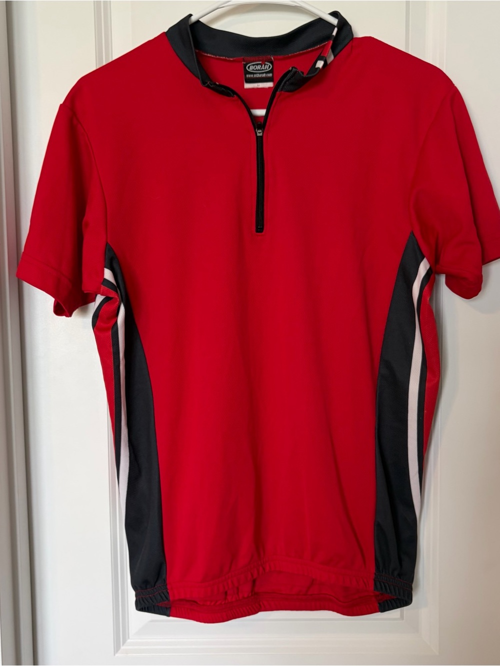Borah- ladies Red Short-Sleeve Cycling Jersey with Black Panels
Size M